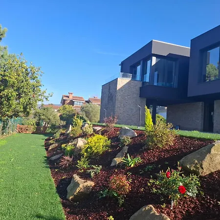 De Lujo Con Piscina Cercano A La Playa