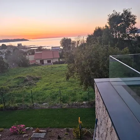 De Lujo Con Piscina Cercano A La Playa Nigrán