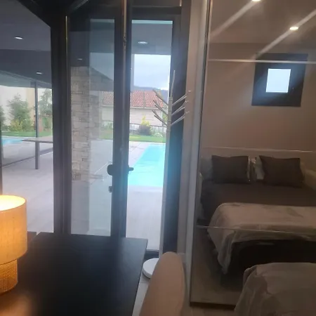 Сasa de vacaciones De Lujo Con Piscina Cercano A La Playa Nigrán